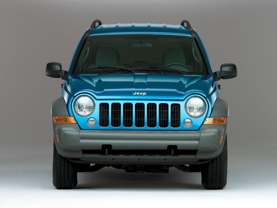  Jeep Liberty Sport 2004 года  (фото 4 из 6)